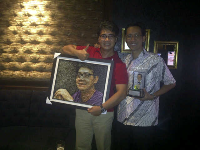 /home/wpcom/public_html/wp-content/blogs.dir/88e/21613842/files/2012/02/me-yudhi-gift-rbs.jpg