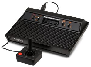 1280px-Atari-2600-Console
